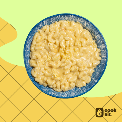 Truffle Mac and Cheese + Garlic Bread