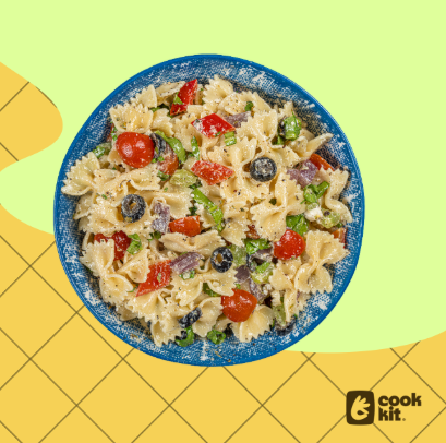 Veg Pasta Salad + Garlic Bread