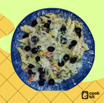 White Sauce Pasta + Garlic Bread